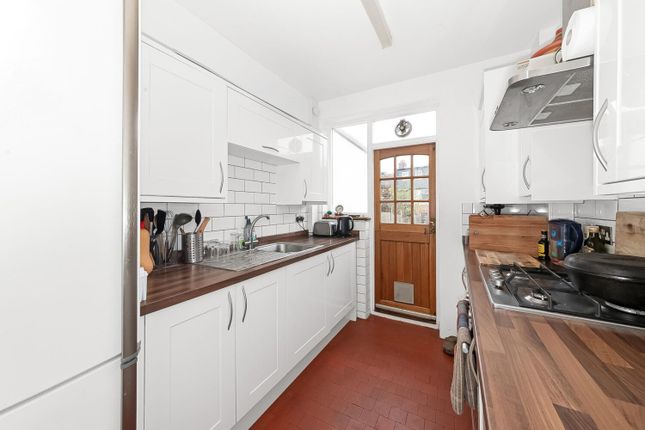 75, Glennie Road, London photo 4