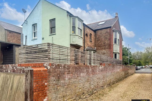 52, Alexandra Road, Weymouth photo 2