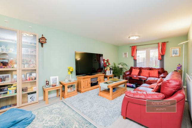 44, Lynwood Way, South Shields photo 3