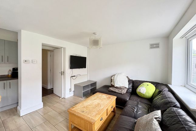 14 Johnson Road, Nottingham photo 4