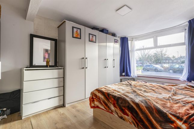 151, Firs Drive, Cranford, Hounslow photo 4