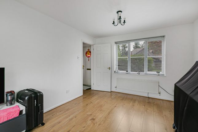 62, Wynches Farm Drive, St Albans photo 2