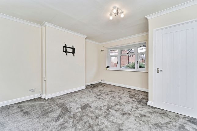 32, Margam Crescent, West Midlands photo 2