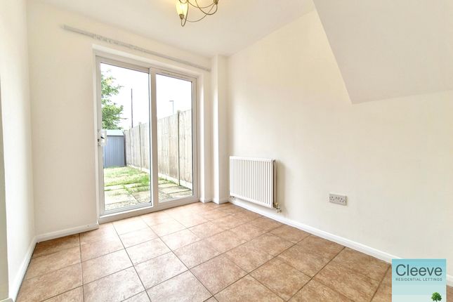 24, Blackberry Grove, Cheltenham photo 4