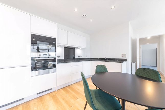 Flat for sale in Baronet House, 9 Lakeside Drive, London