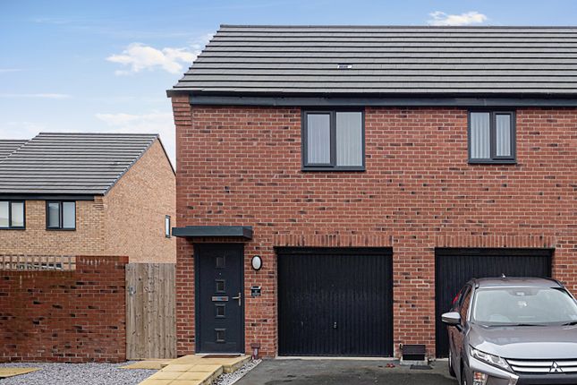 Thumbnail Detached house to rent in Christopher Pickering Lane, Kingswood, Hull, East Yorkshire