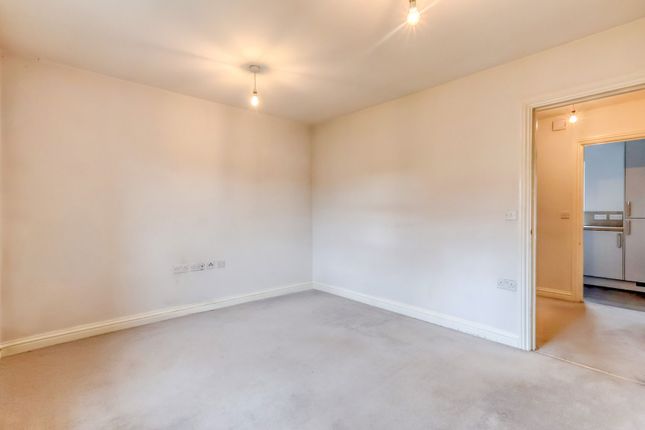 Flat 3, Kelvin House,, Totteridge Avenue, Buckinghamshire photo 2