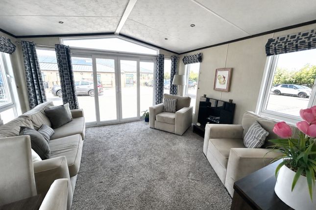 3-bed caravan on New Beach Holiday Park, Dymchurch, £84,995
