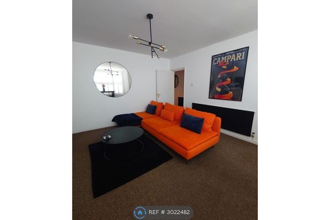 Apartment  Basement, Seaview Terrace, Margate photo 3