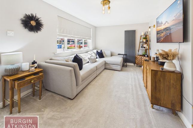 6, Glen Eagles Way, Retford photo 2