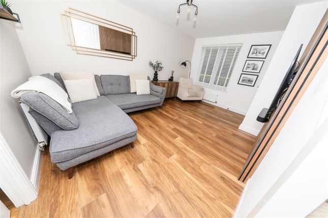 27, Newton Road, Glenrothes photo 4