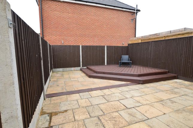 26, Victoria Road, Windsor photo 2