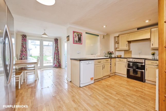 8, Priors Court, Ely photo 4
