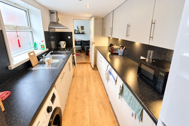 198 Burley Road, LEEDS photo 4