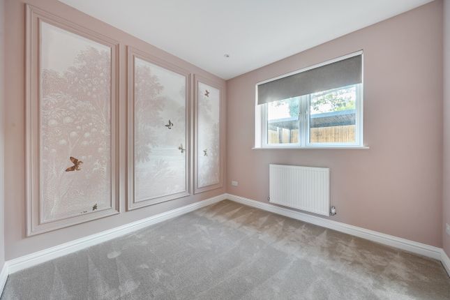 5A,, Willow Drive, Guildford photo 4
