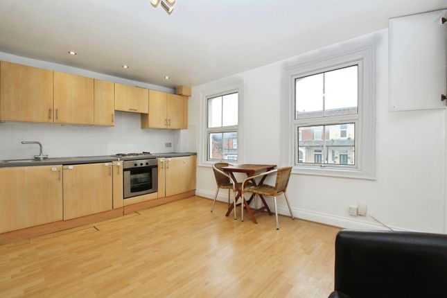 Flat 3, 10, George Street, Reading photo 2