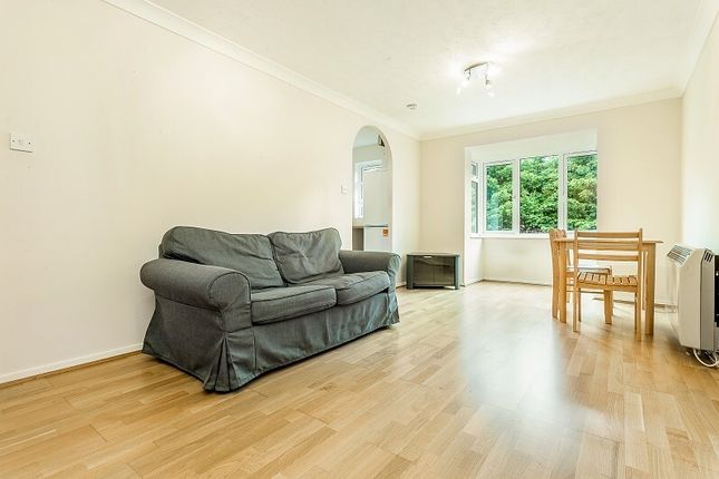 149, Kipling Drive, London photo 2