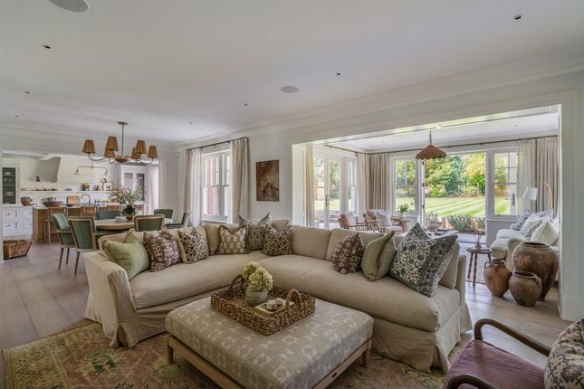 10, Hayes Grove, Shiplake photo 2