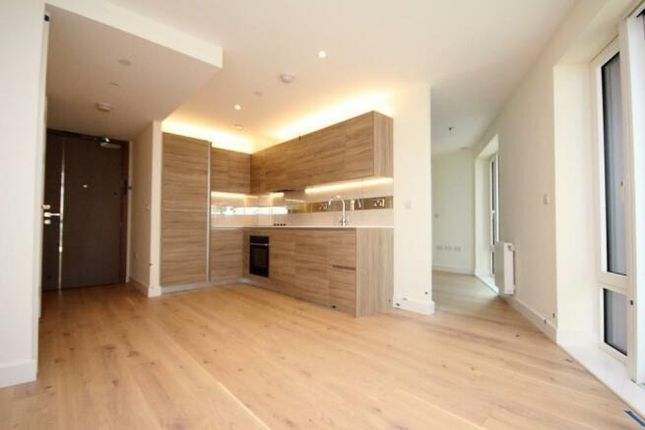 Flat for sale in Imperial Building, Duke Of Wellington Avenue