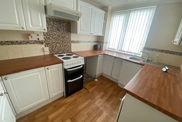 60, Awel Mor, CARDIFF photo 5