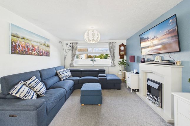 23, Redhill Close, Calne photo 3