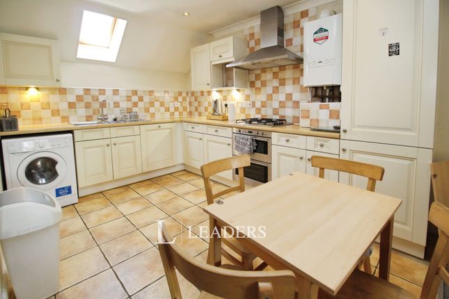 24, Woodall Close, Milton Keynes photo 2