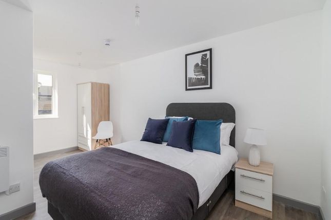 Room to rent in Devonshire Road, Prenton
