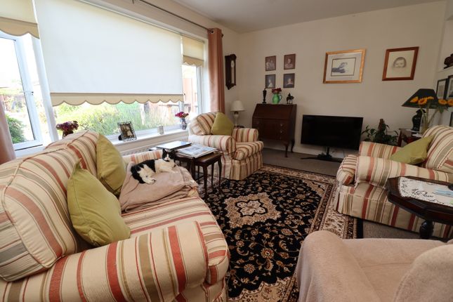 24, The Crescent, Lincoln photo 2