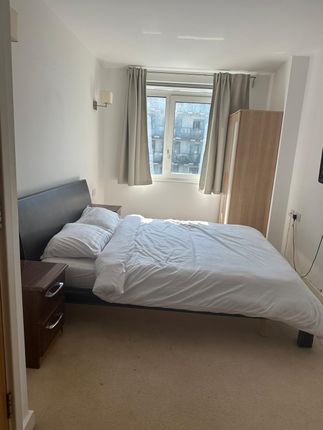 102, Empire Way, Wembley photo 3
