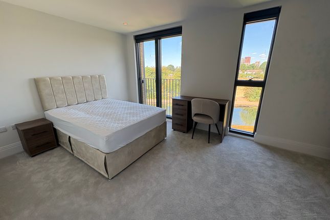 15, Bryanston Close, Southall photo 4