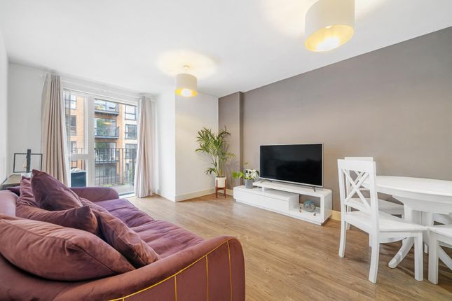 Flat for sale in Milles Square, London