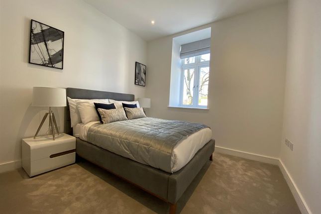 Thumbnail Flat to rent in Kensington, Atelier Apartments, Sinclair Road, London