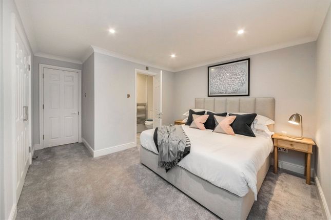 Flat to rent in Picton Place, Marylebone