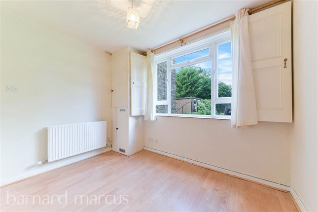 Flat to rent in Cambalt Road, London