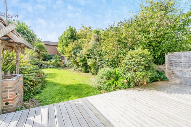 43, Mons Avenue, Bognor Regis photo 2