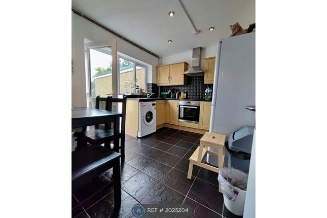 Ealing Road, Brentford photo 5