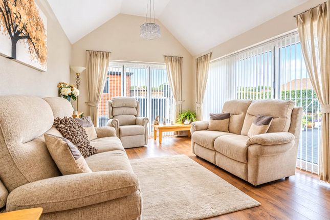 24, Emu Close, Bedfordshire photo 3