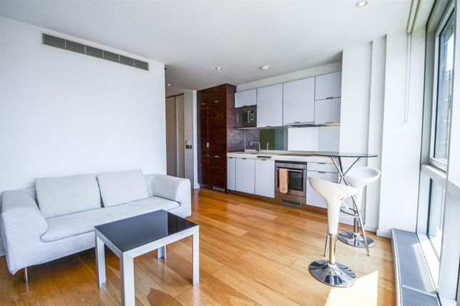 1407, Ontario Tower, Fairmont Avenue, London photo 2