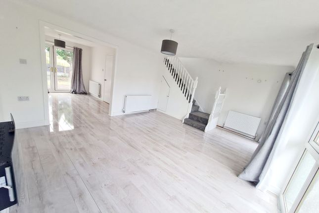 23 Marston Close, Manchester photo 3