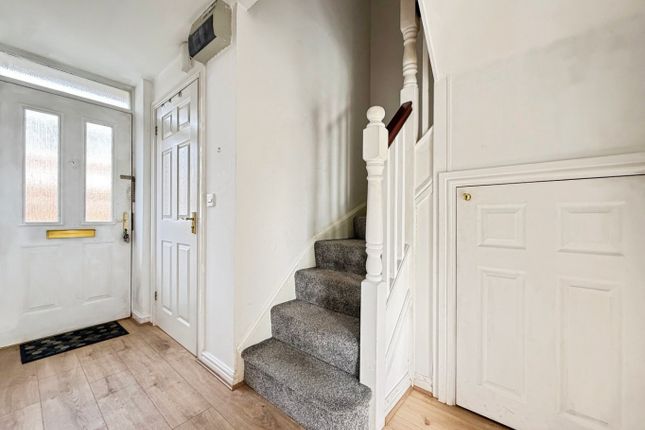 31, Moorland Green, Swansea photo 3