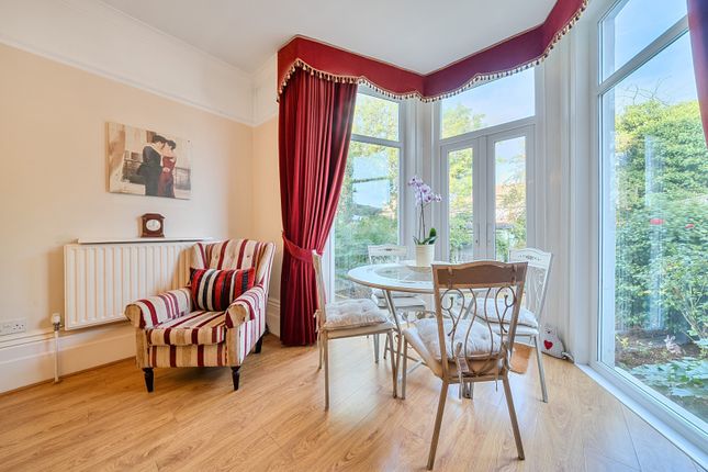 Park Crescent, Kent photo 4