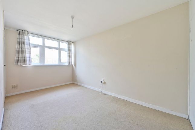 Woking Close, Putney photo 4
