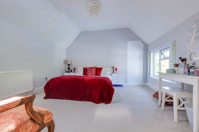 23 Spencefield Lane, Leicester photo 4