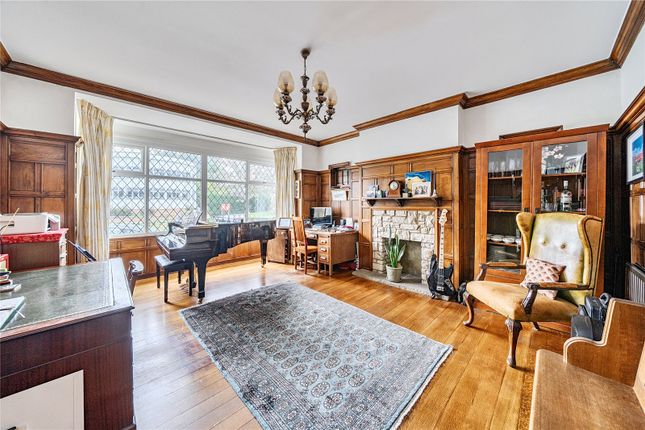 129, Alexandra Park Road, London photo 2