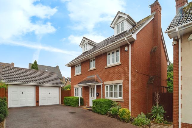 Thumbnail Detached house for sale in Dove Close, Chafford Hundred, Grays, Thurrock