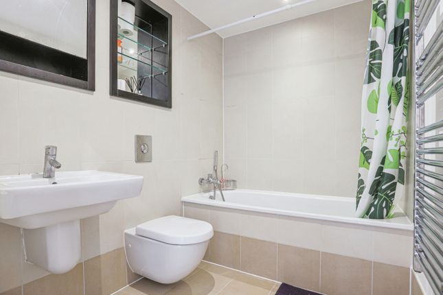 Flat for sale in Clarence House, The Boulevard, Leeds, West Yorkshire