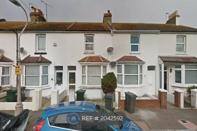Thumbnail Flat to rent in Sidley Road, Eastbourne