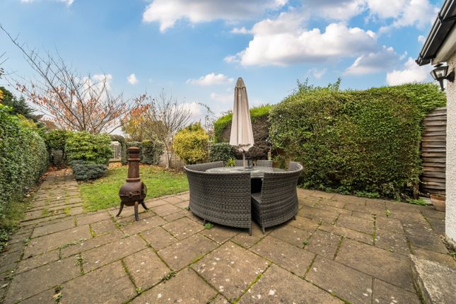 1374183-15-690dc2...