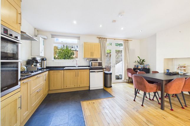 5, Larches Avenue, London photo 3