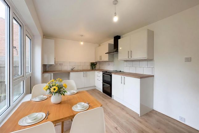 6, Turners Way, Burgess Hill photo 2